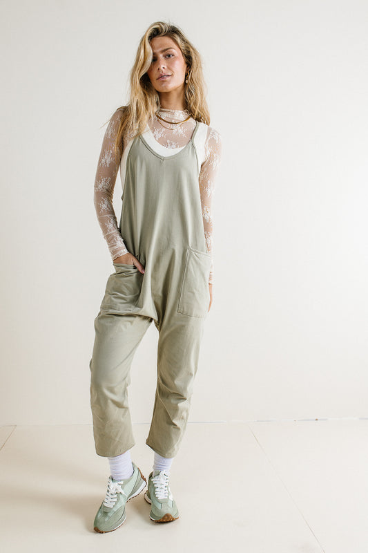 sleeveless jumpsuit with pockets
