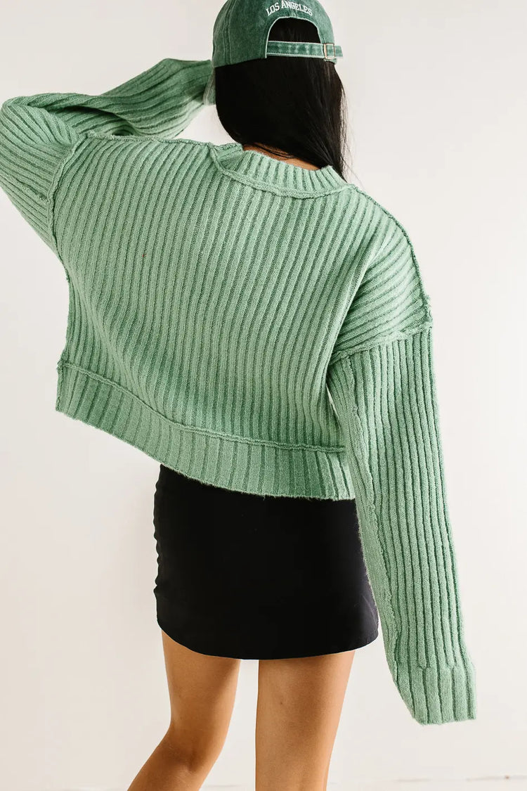 Round neck ribbed sweater in sage 