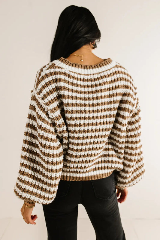 Knit sweater in brown 