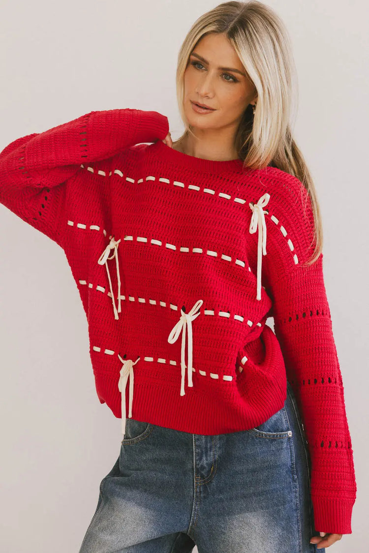 Round neck sweater in red 