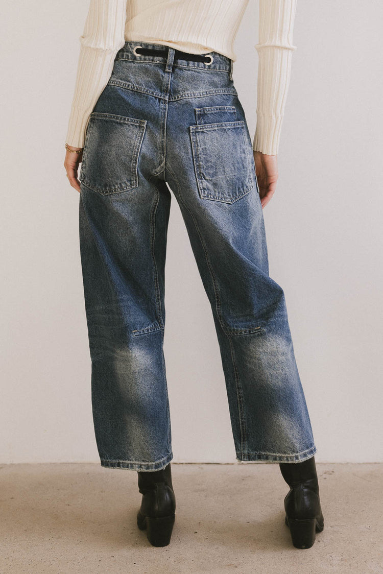 MEDIUM WASH BARREL DENIM