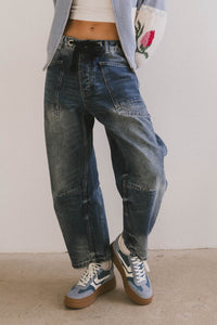 MEDIUM WASH BARREL DENIM