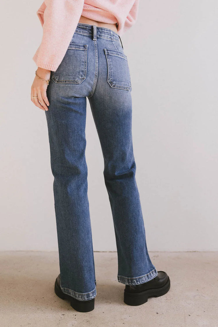 Two back pockets denim in medium wash 