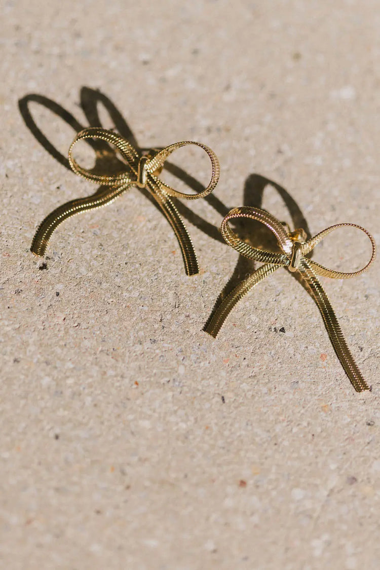 Gold bow earrings 