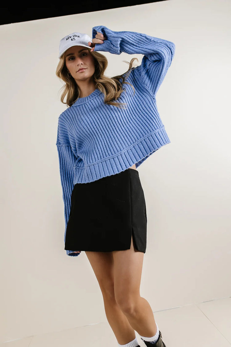 Cropped style sweater in blue 