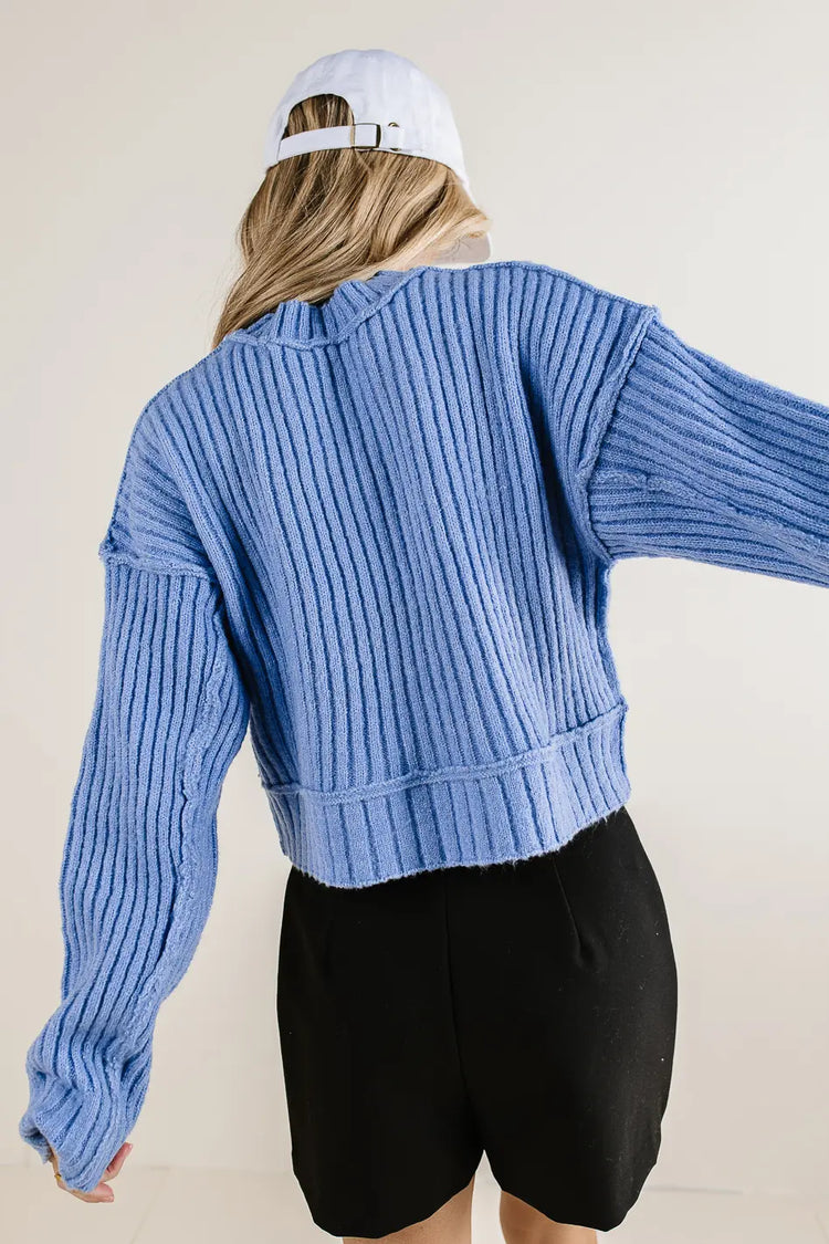 Knit ribbed sweater in blue 