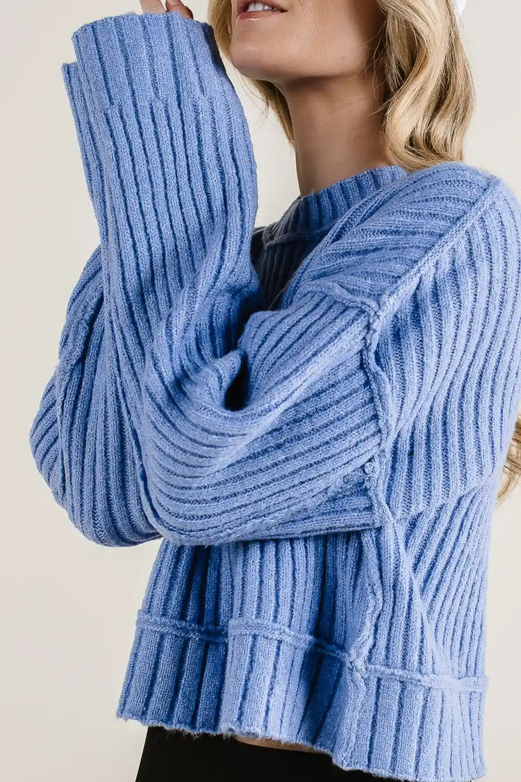 Ribbed sweater in blue 
