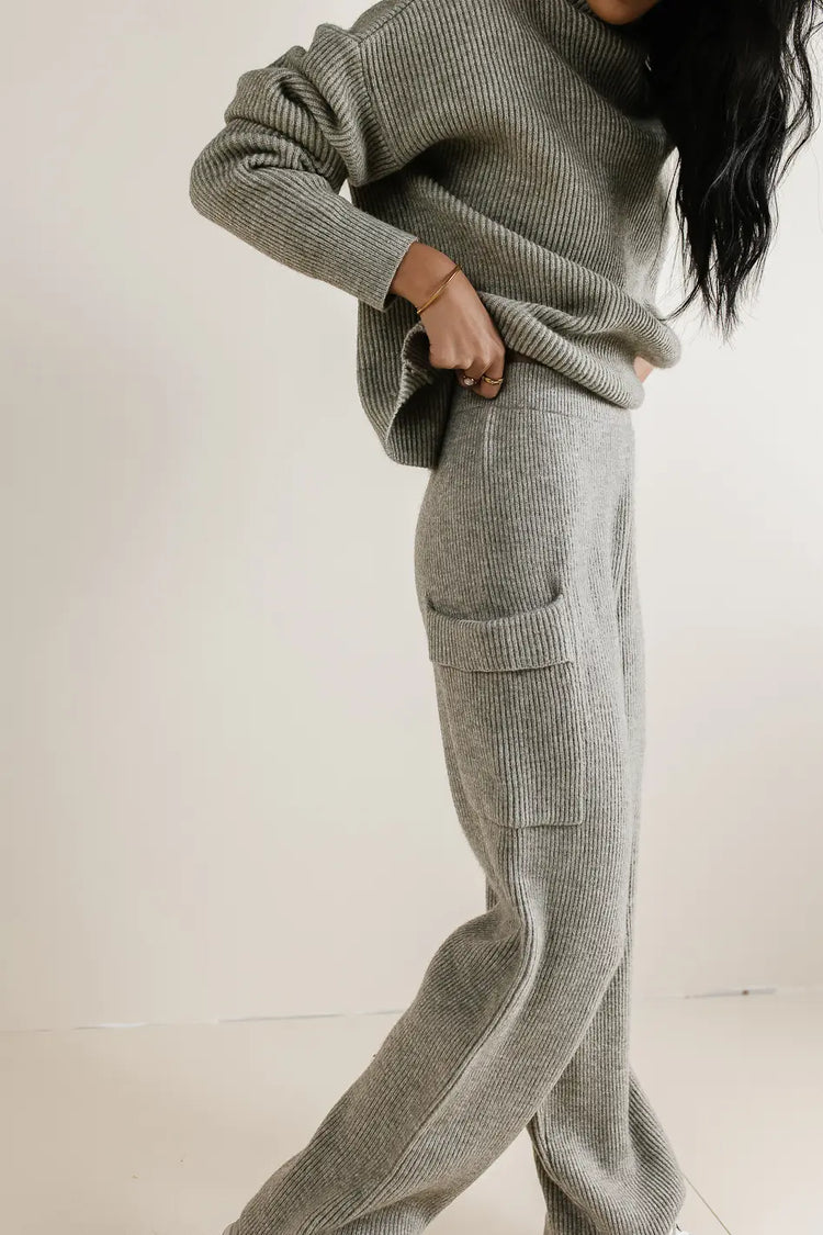 Ribbed knit pants in grey 