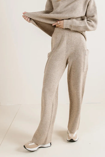 Elastic waist pants in sand 