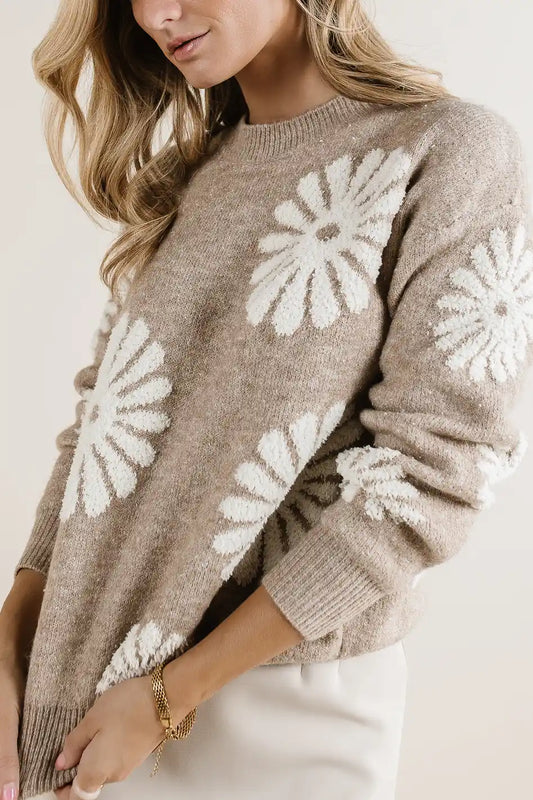 Round neck floral sweater 