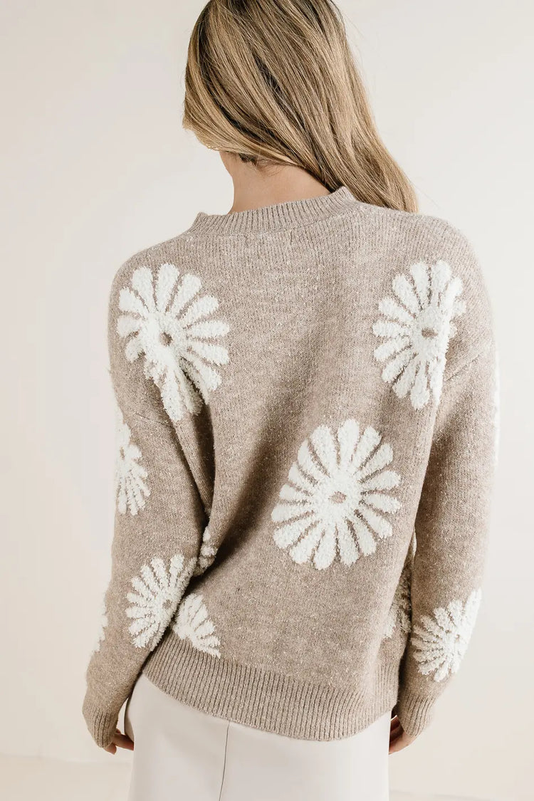 Knit sweater with printed flowers 