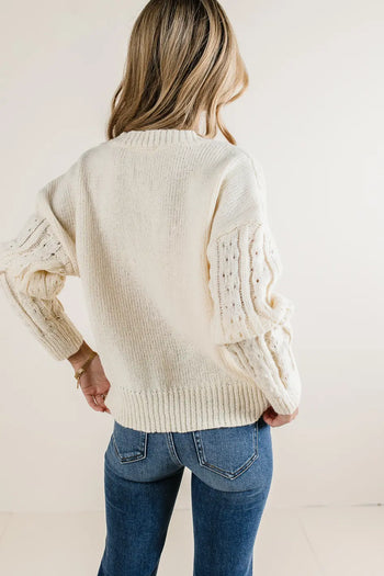 Knit sweater in cream 