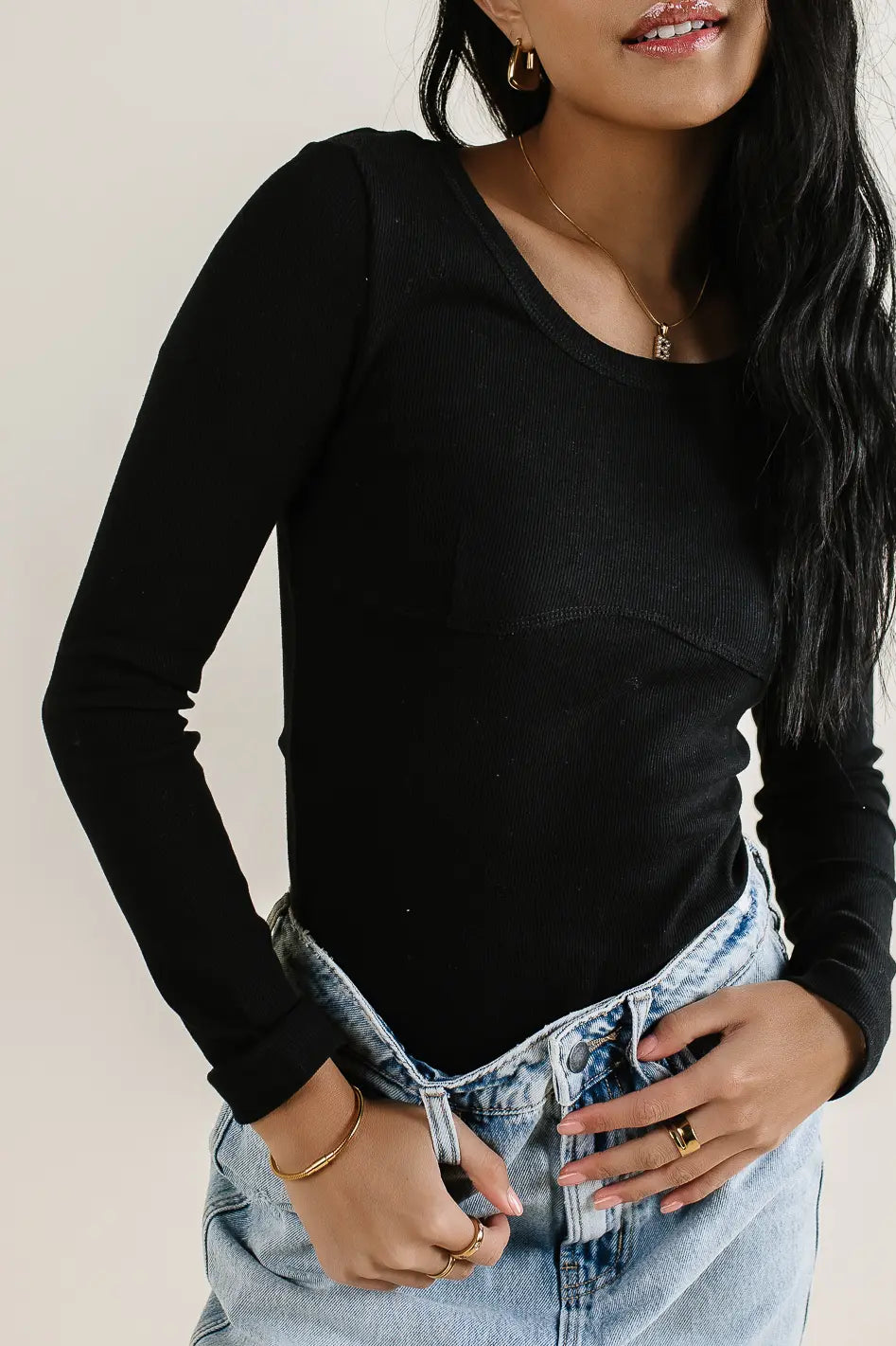 Round neck top in black 
