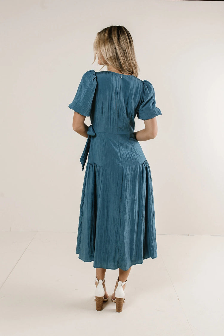 Back zipper closure dress in blue 