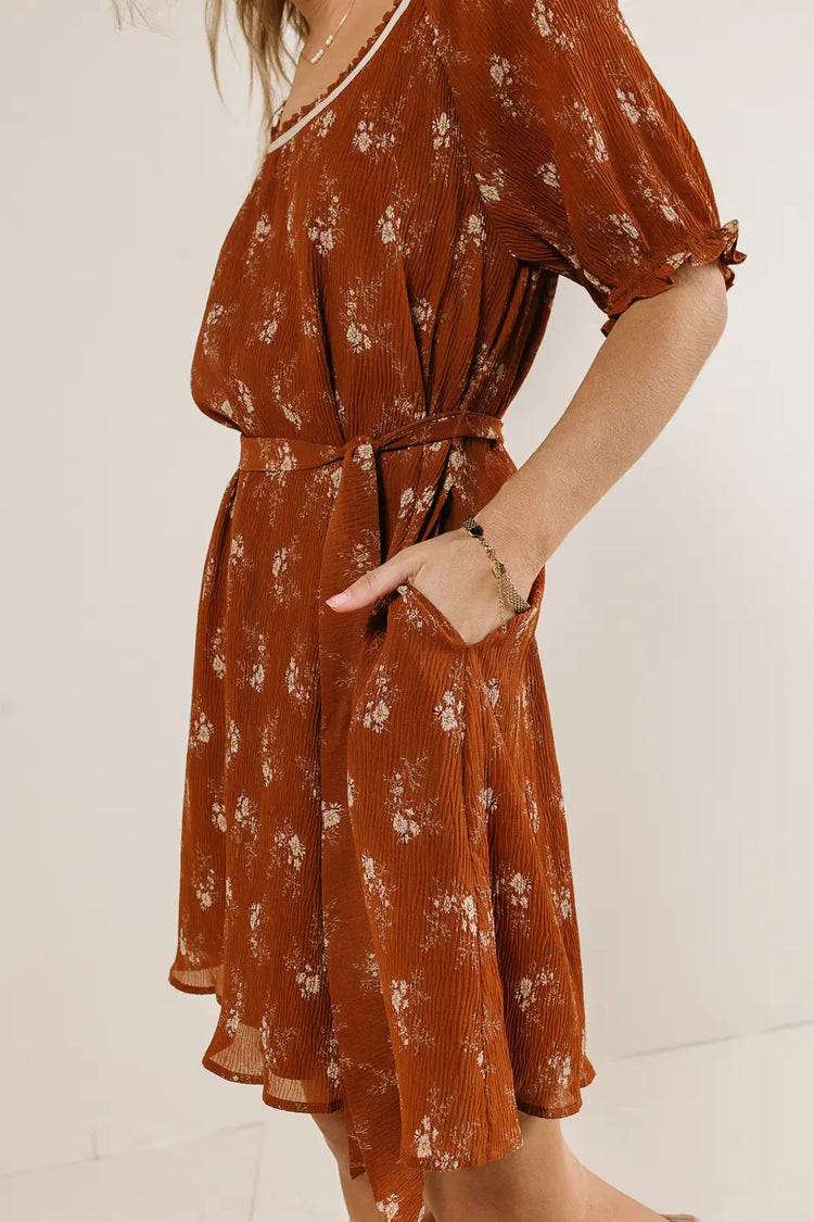 Two hand pockets dress in rust 