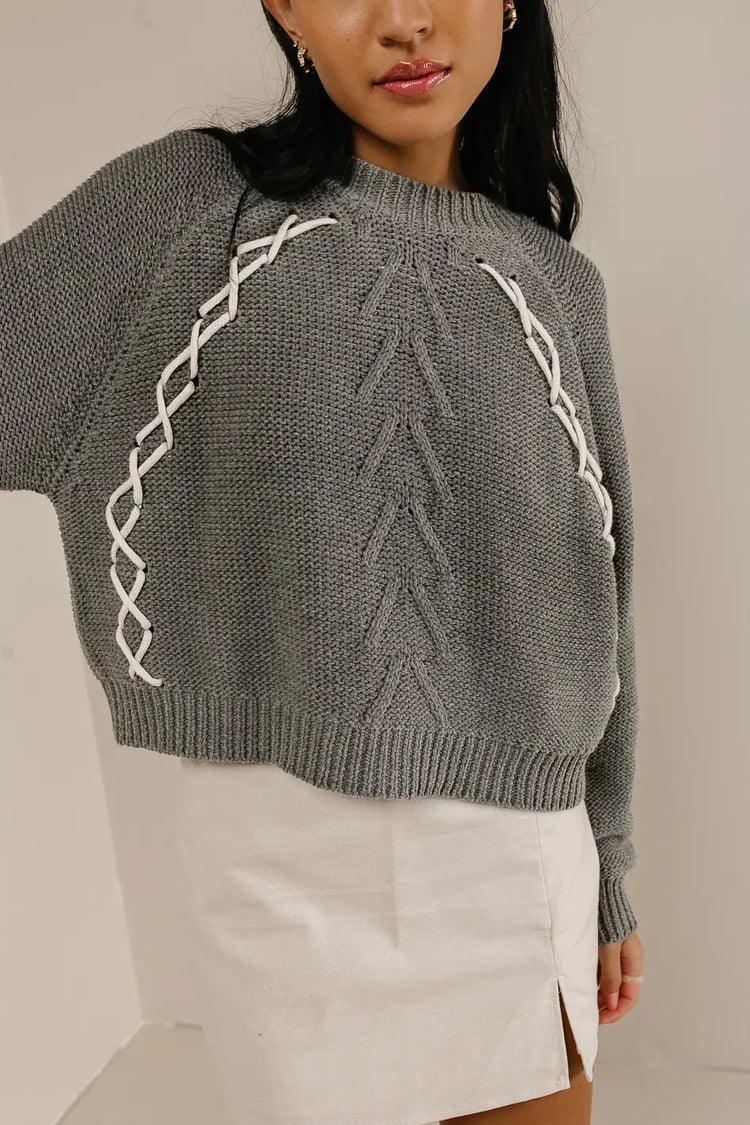 Front detail sweater in grey 