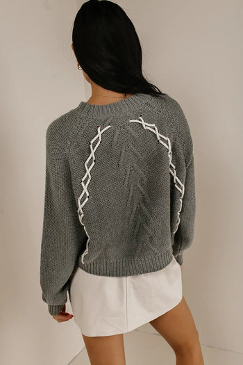 Round neck sweater in grey 