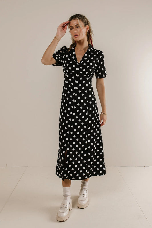 Short sleeves polka dot dress in black 