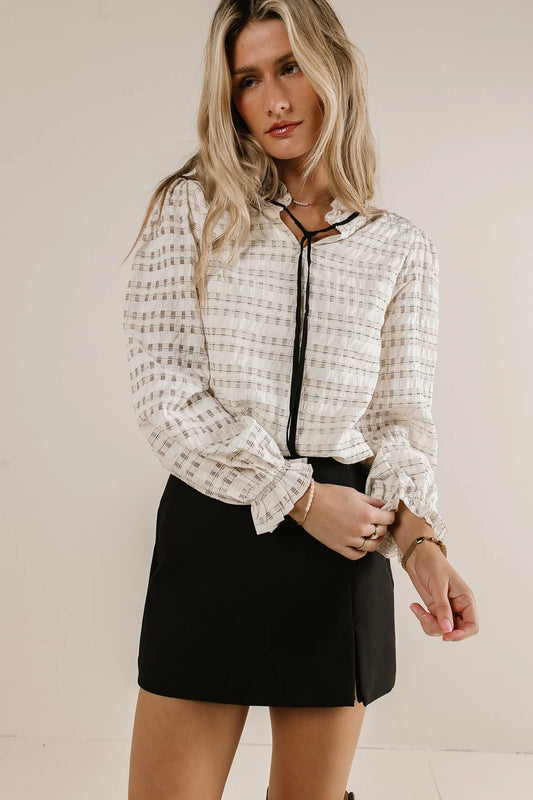 Lon sleeves blouse in ivory 