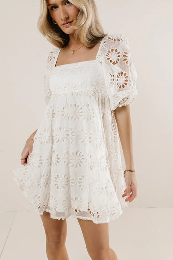 Square neck dress in cream 