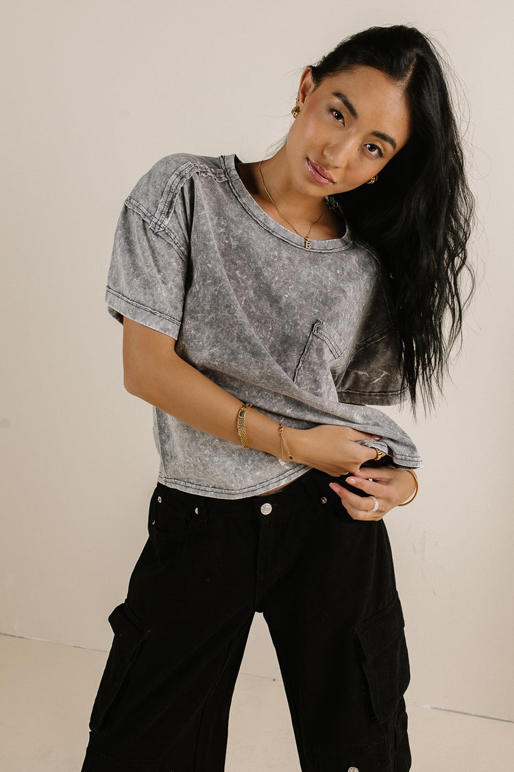 grey washed cropped tee