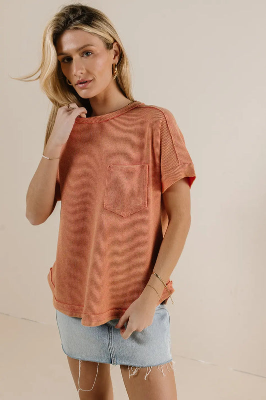 Round neck waffle top in coral 