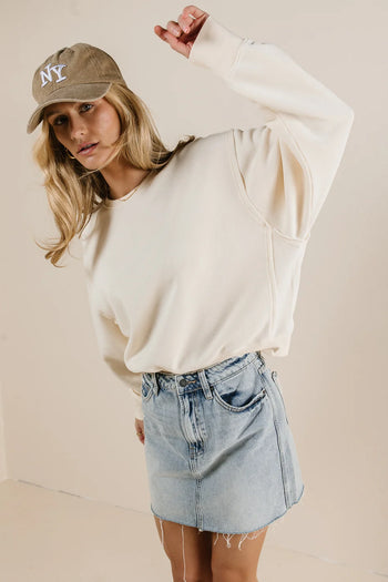 Long sleeves sweatshirt in cream 