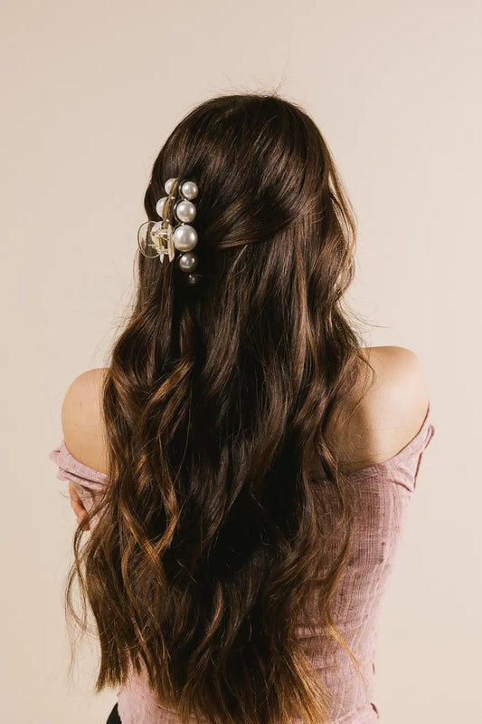 Hair clip in pearl