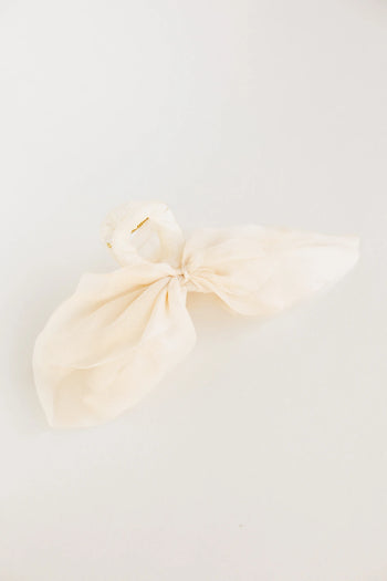 Mesh hair clip in cream 