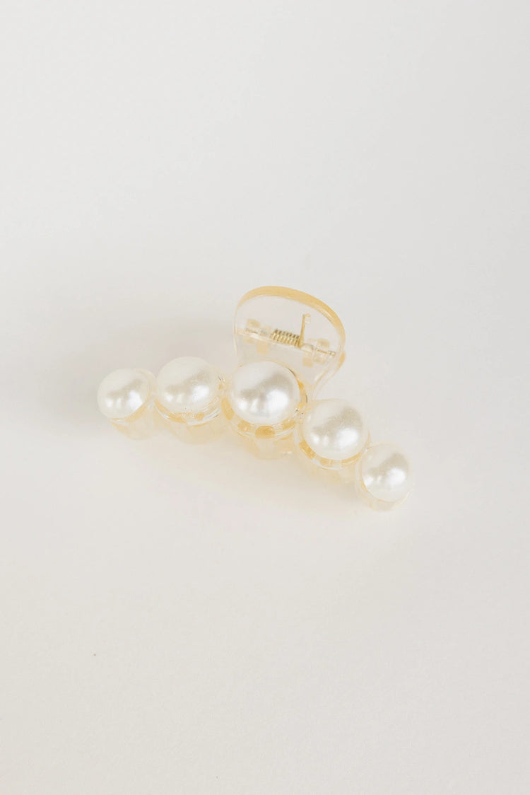 Five pearl design clip 