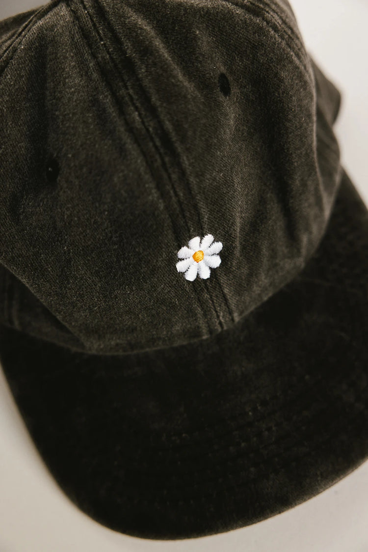 Daisy cap in charcoal 