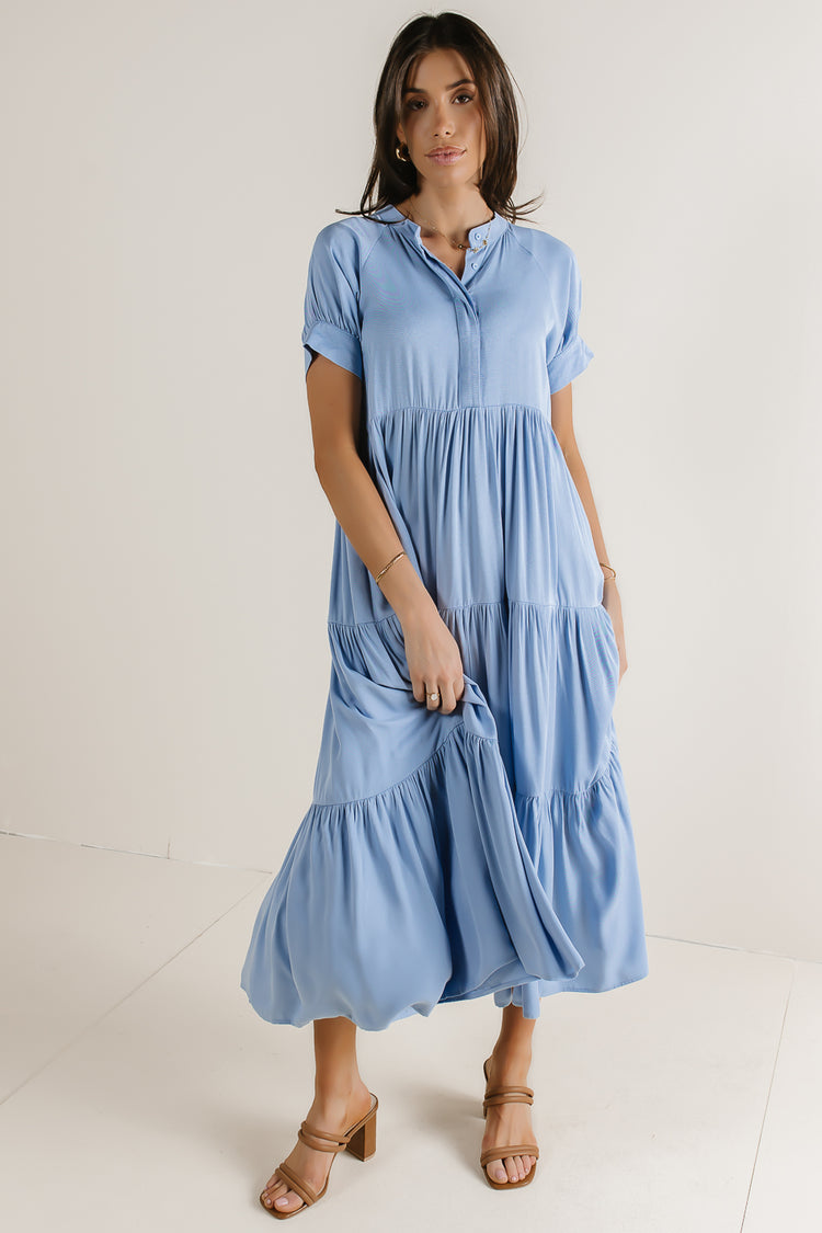 Short sleeves tiered dress in blue 