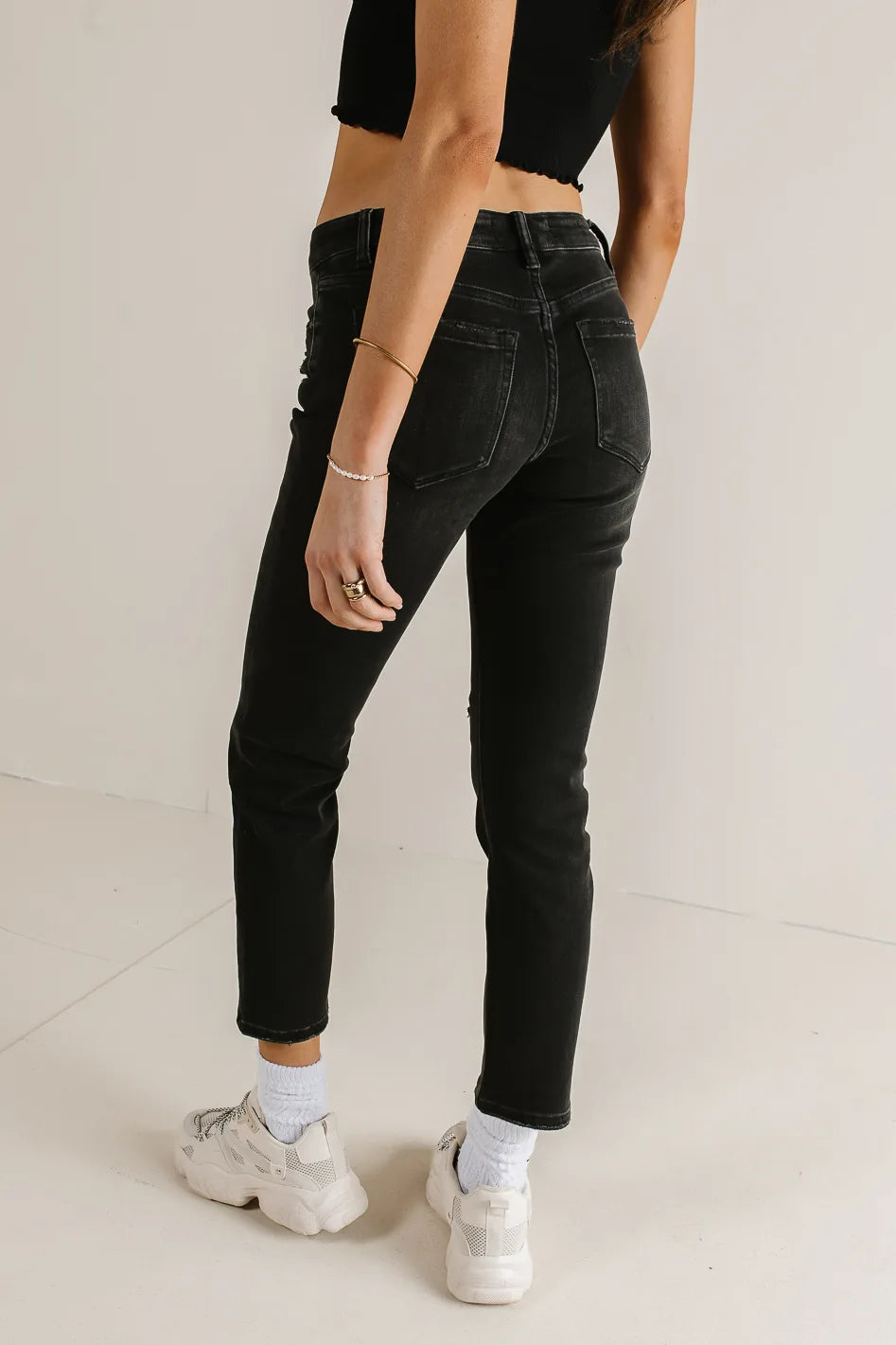 Two back pockets black jeans 