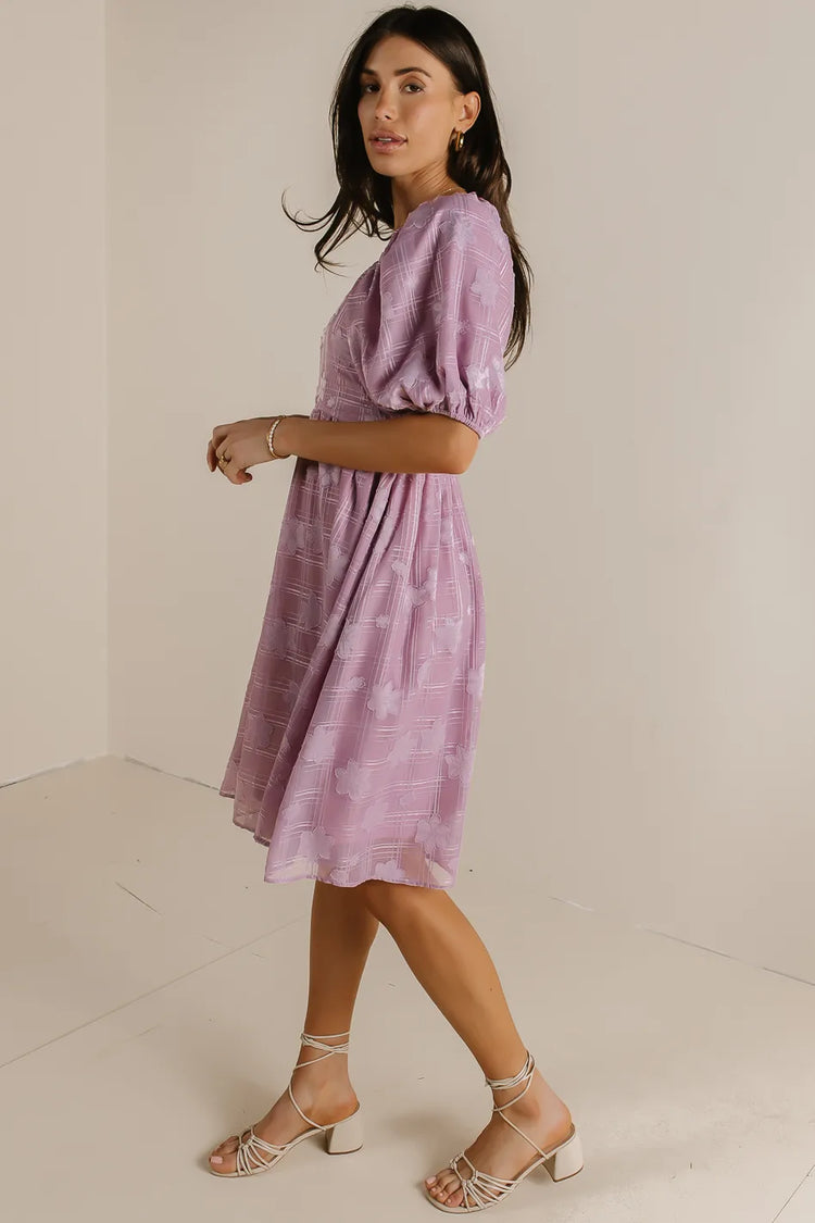 Short sleeves floral dress in lavender 