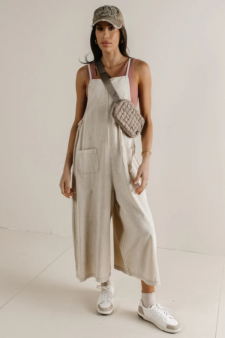 Wide legs jumpsuit in taupe 
