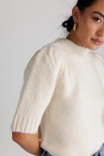 Ribbed cuff sleeves top in cream 