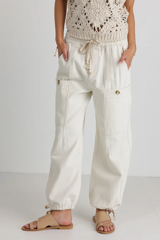 Two hand pockets pants in cream 