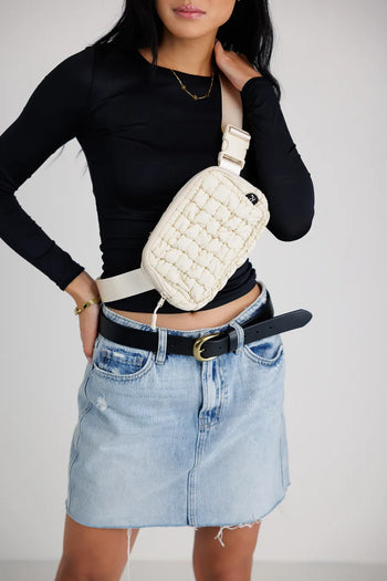 Crossbody quilted bag in beige 