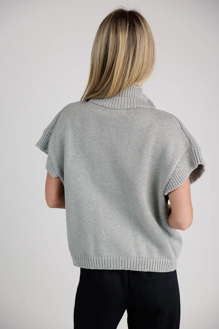 Short sleeves sweater vest in grey 