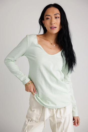 V-Neck top in mint 