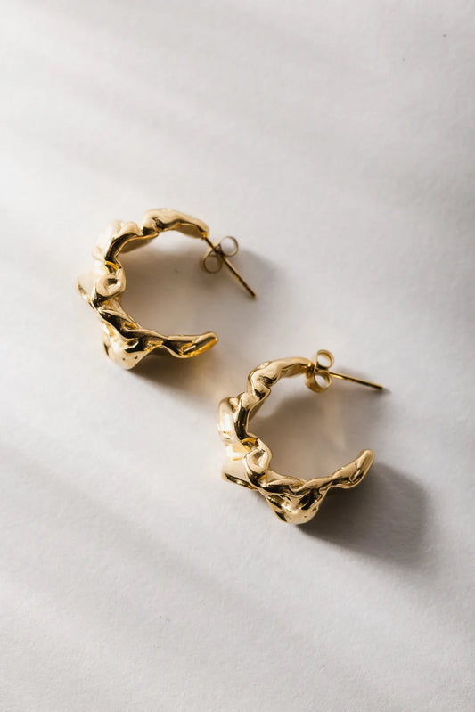 Hoop earrings in gold 