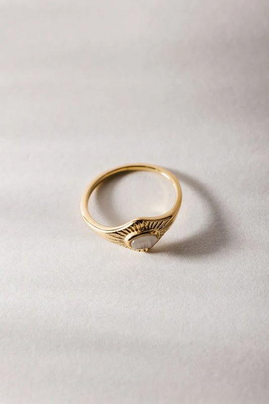 Circle gold ring 