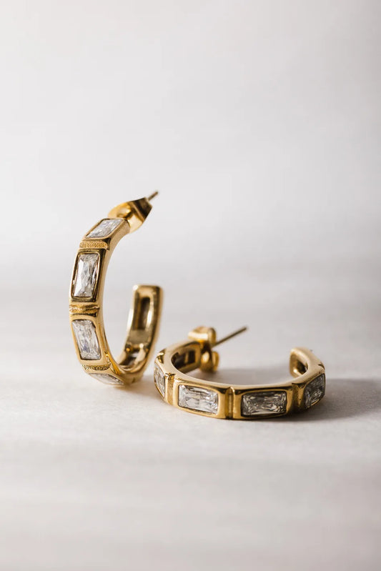 Open hoop earrings in gold 