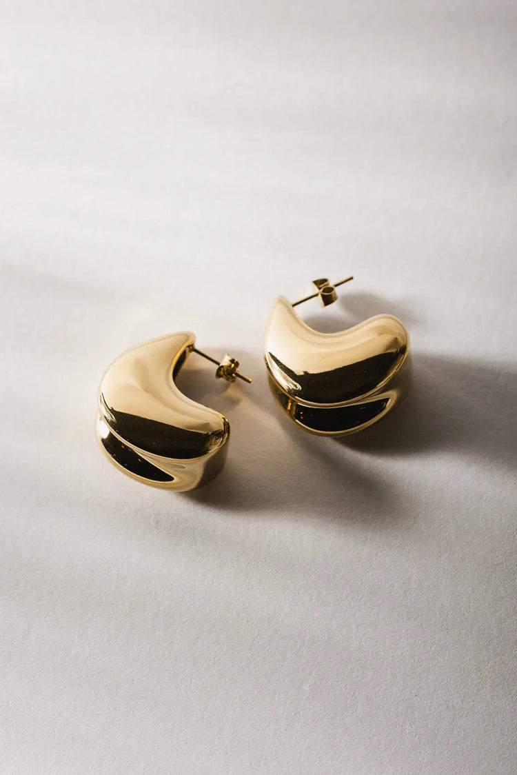 Bean design earrings in gold 