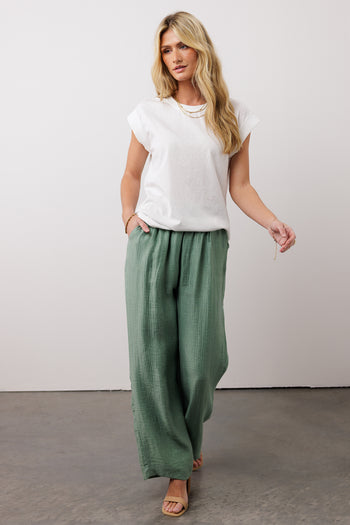 Wide legs pants in sage 