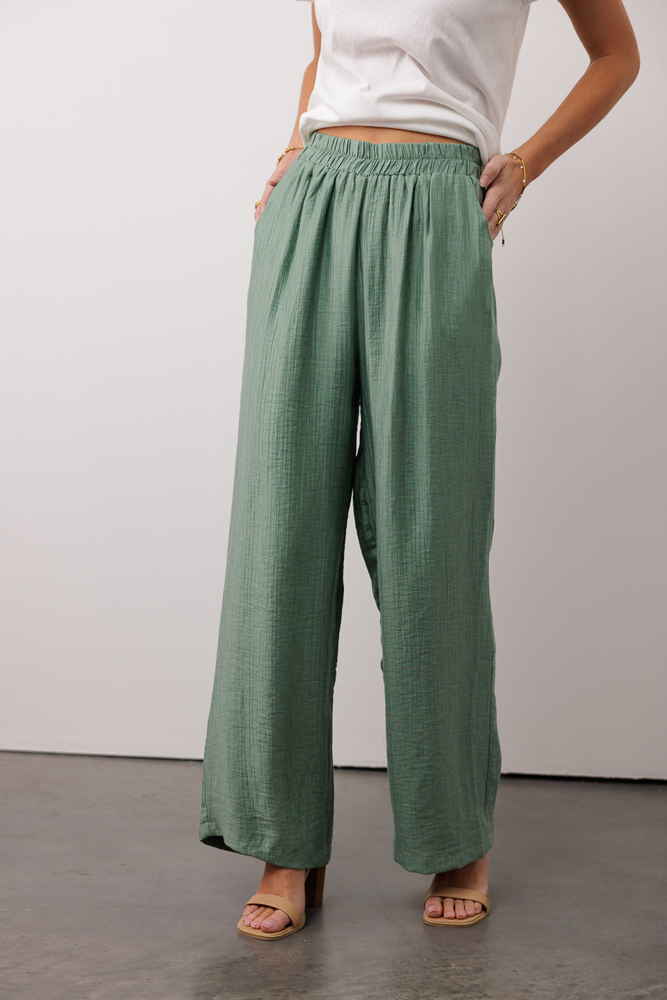Pants in sage 