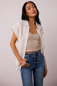 Short sleeves blouse in white 