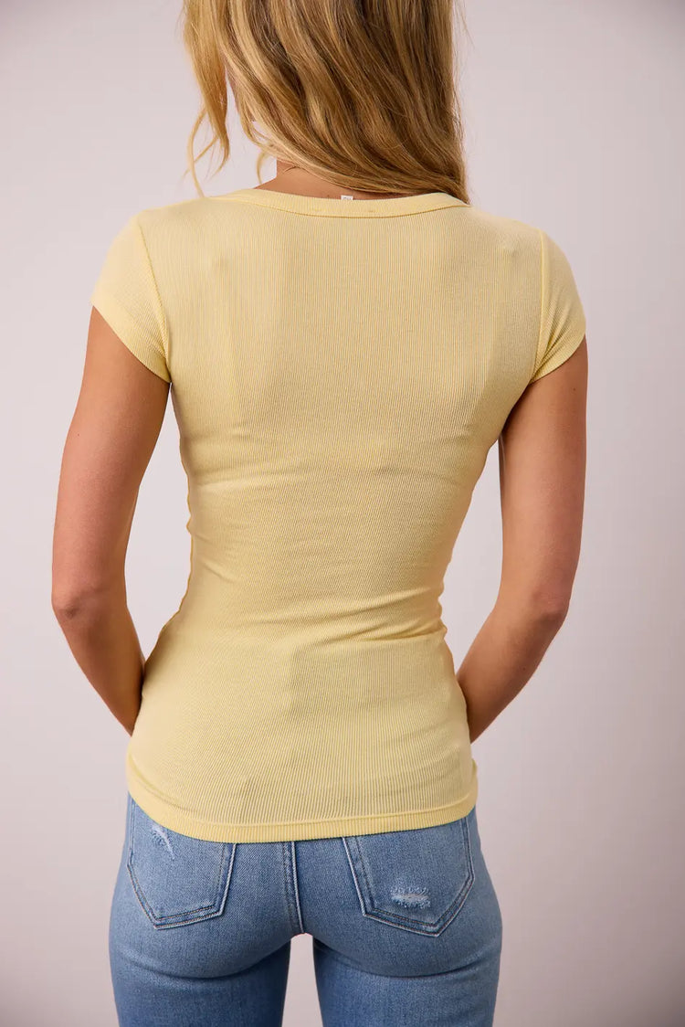 Ribbed top in yellow 