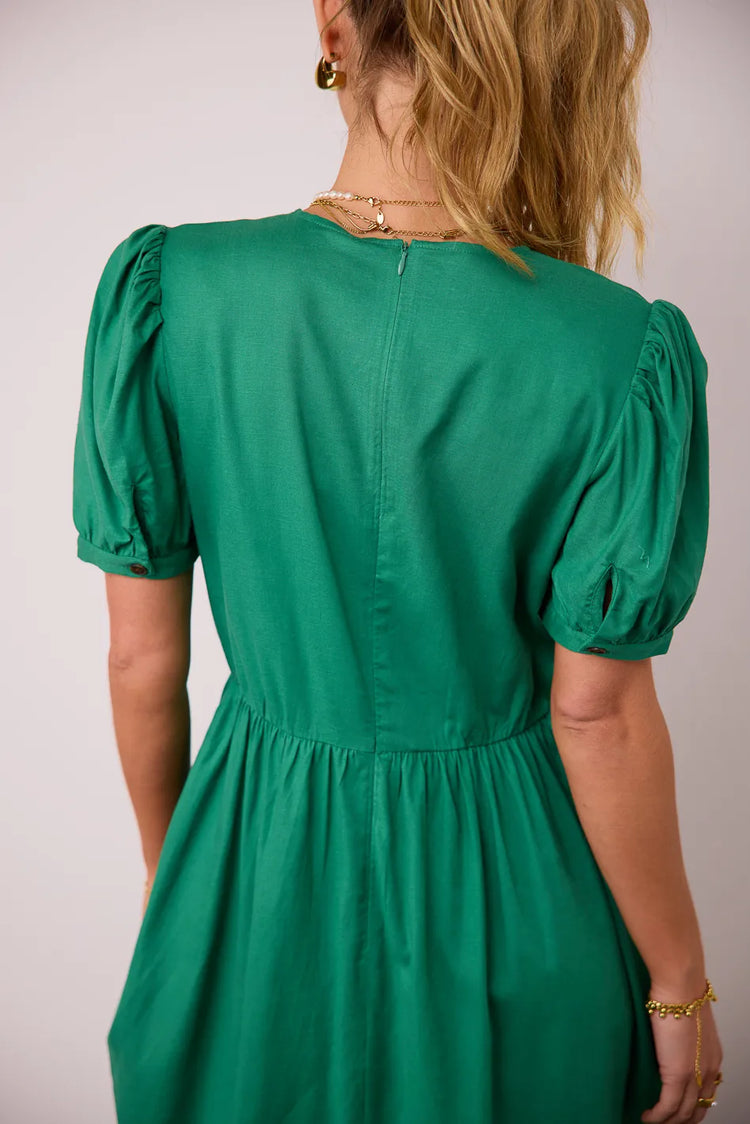 Back zipper closure dress in green 