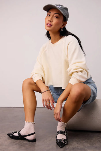 Round neck crop in cream 